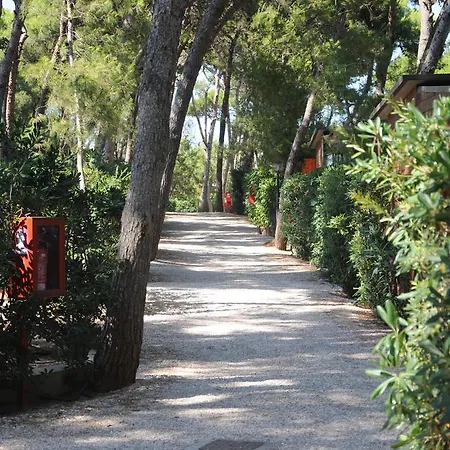 Kompleks wypoczynkowy Villaggio Pineta Al Mare Specchiolla
