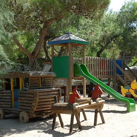 Kompleks wypoczynkowy Villaggio Pineta Al Mare 3*
