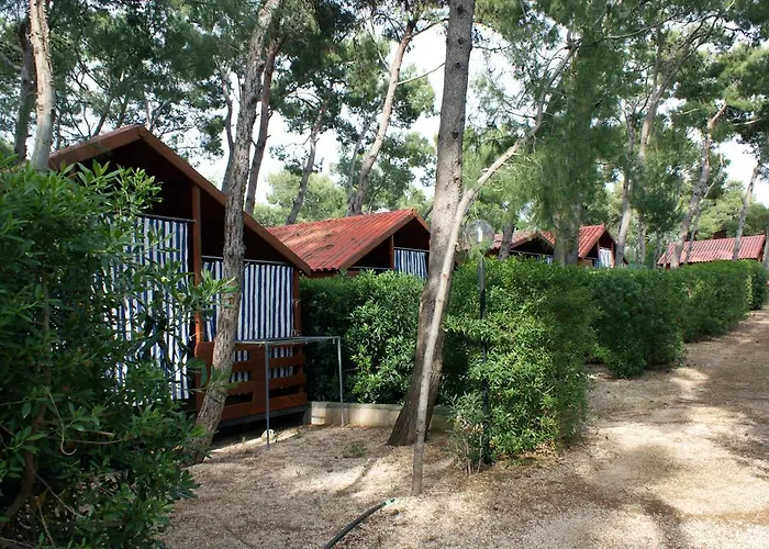 פארק נופש Villaggio Pineta Al Mare 3*