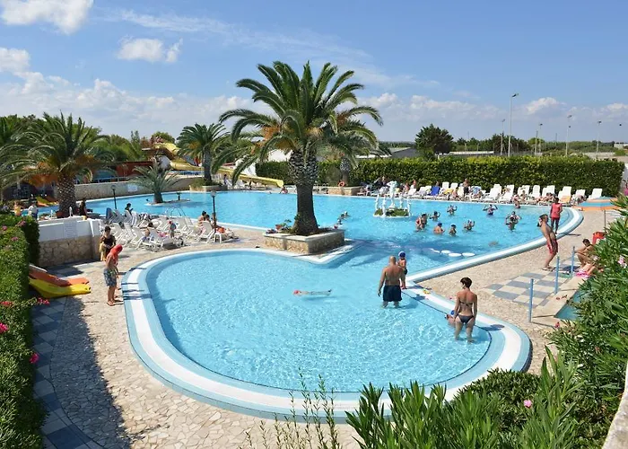 פארק נופש Villaggio Pineta Al Mare 3*