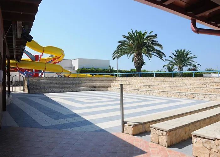 פארק נופש Villaggio Pineta Al Mare ספקיולה