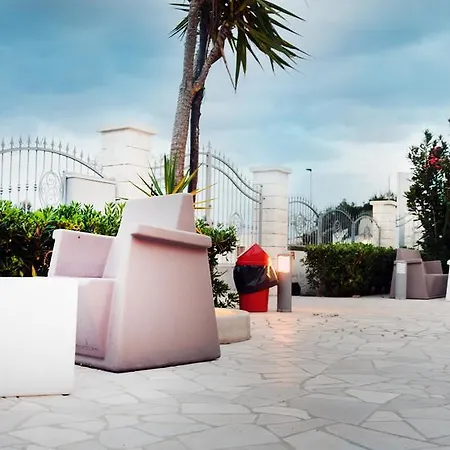 ホリデーパーク Villaggio Pineta Al Mare スペッキオッラ