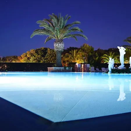 Villaggio Pineta Al Mare スペッキオッラ