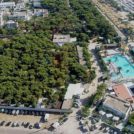 ホリデーパーク Villaggio Pineta Al Mare スペッキオッラ