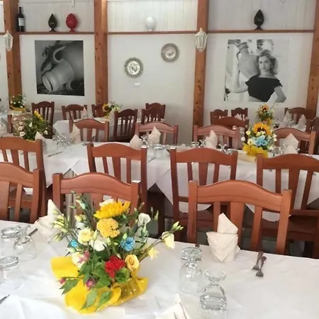 ホリデーパーク Villaggio Pineta Al Mare 3*